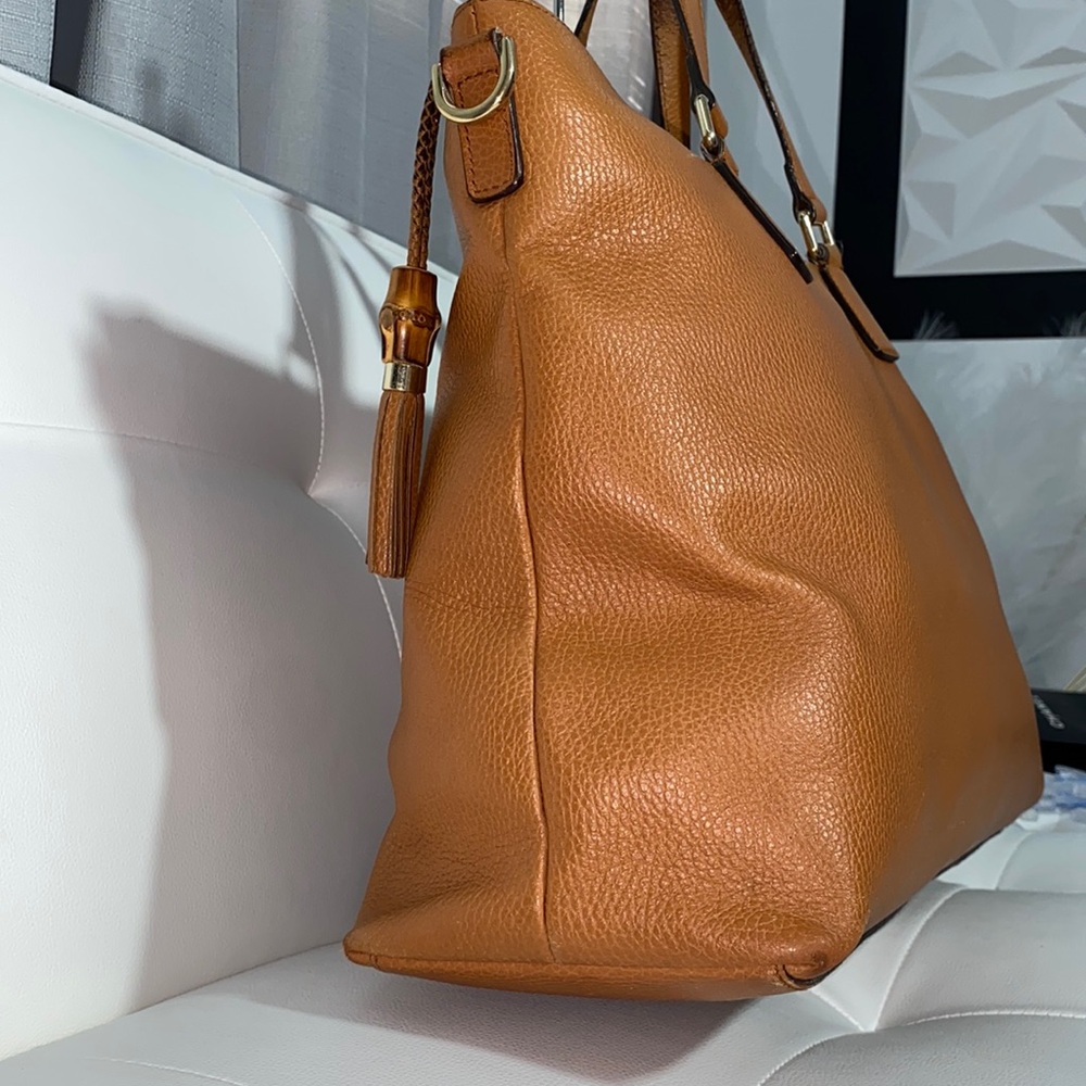Gucci Large Tan Leather Tote with Tassel - Picture 13 of 17